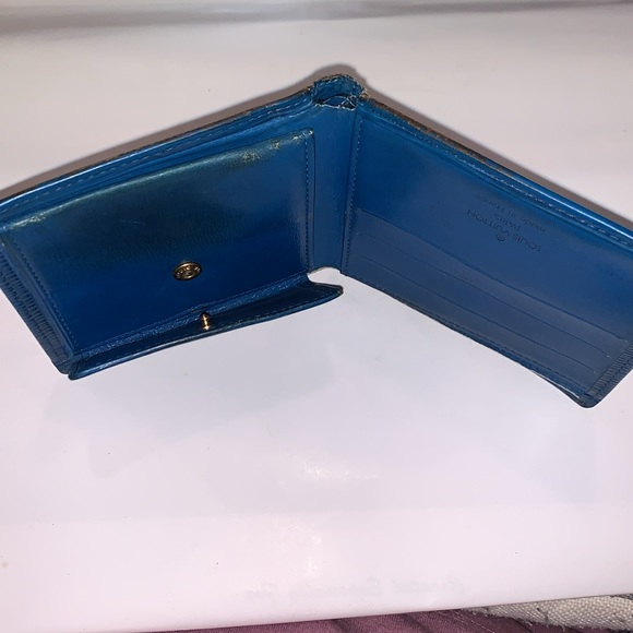 Authentic Louis Vuitton Epi Marco Wallet. Code# MI0992.  Offers are welcome 🌸 - Picture 7 of 15